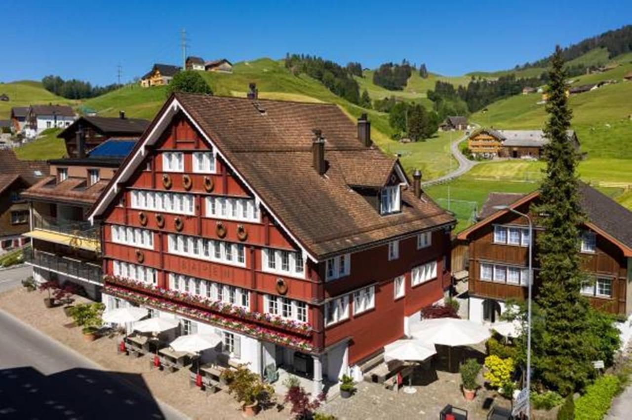 Appenzeller Huus Baeren Gonten Exterior foto